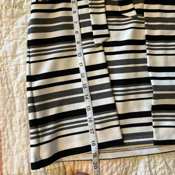 Women's cabi Grandstand Ponte Knit Black White Stripe Faux Wrap Pencil Skirt - Picture 13 of 16